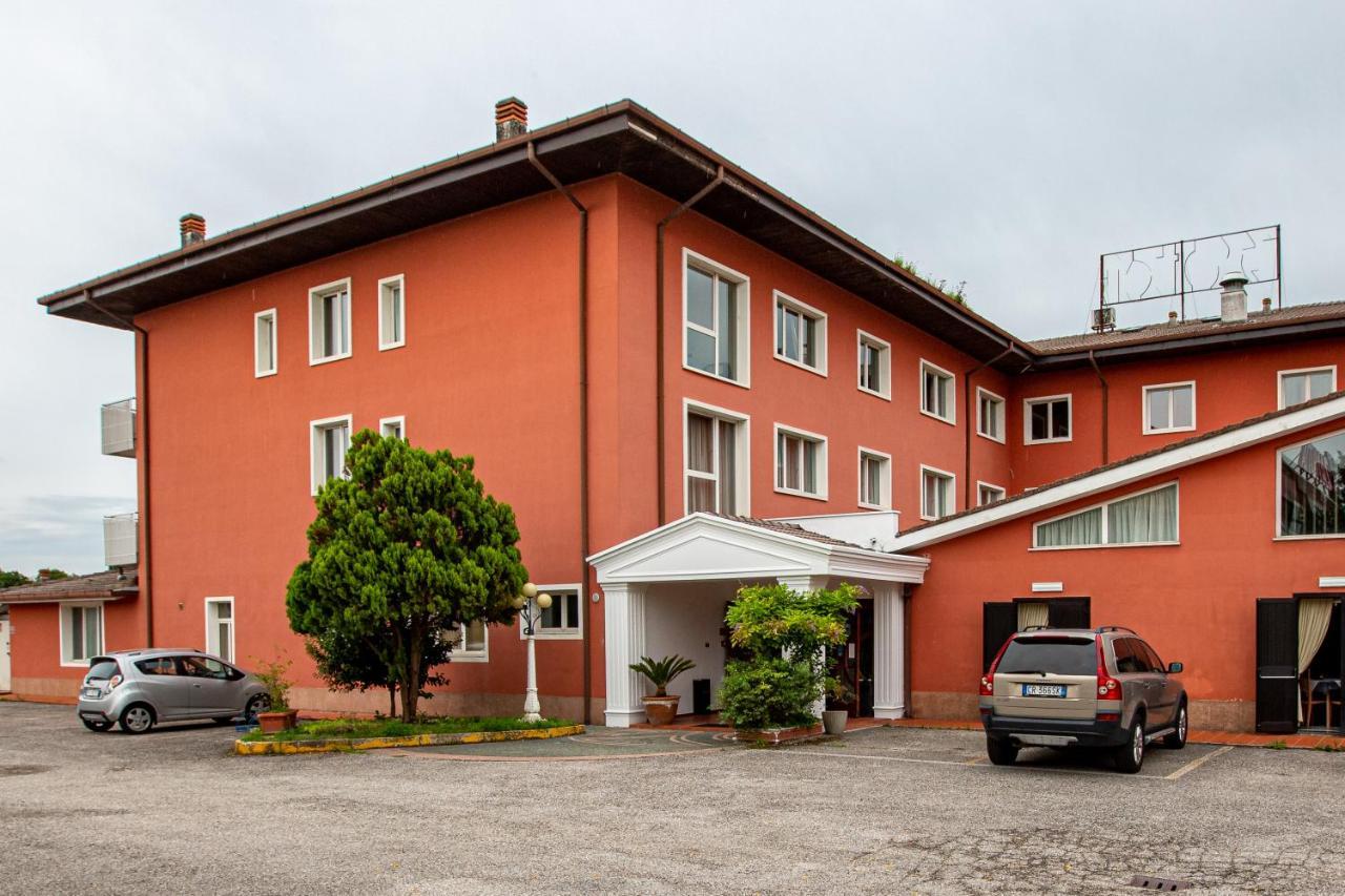 Hotel Villa Strassoldo "Ex Attianese Hotel Restaurant" Cervignano del Friuli Exteriör bild